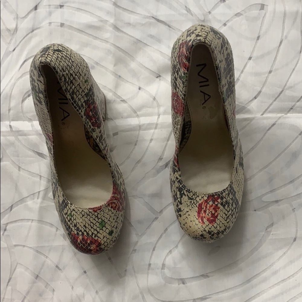 Women’s platform heels